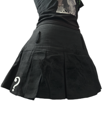 Question Pleated Skirt